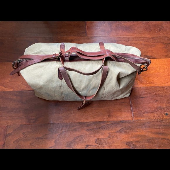 Madewell Handbags - Madewell overnight duffel bag